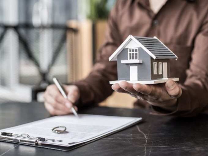 Investing in Real Estate House image